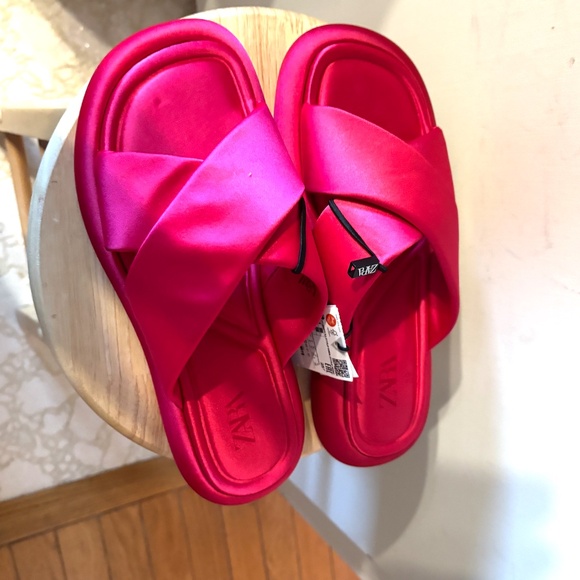 Zara fuchsia pink crossed satiny flat sandals slides NWT - Picture 4 of 8
